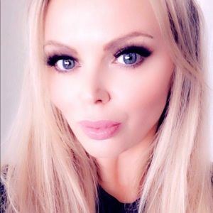 Meet your Posher, Femka